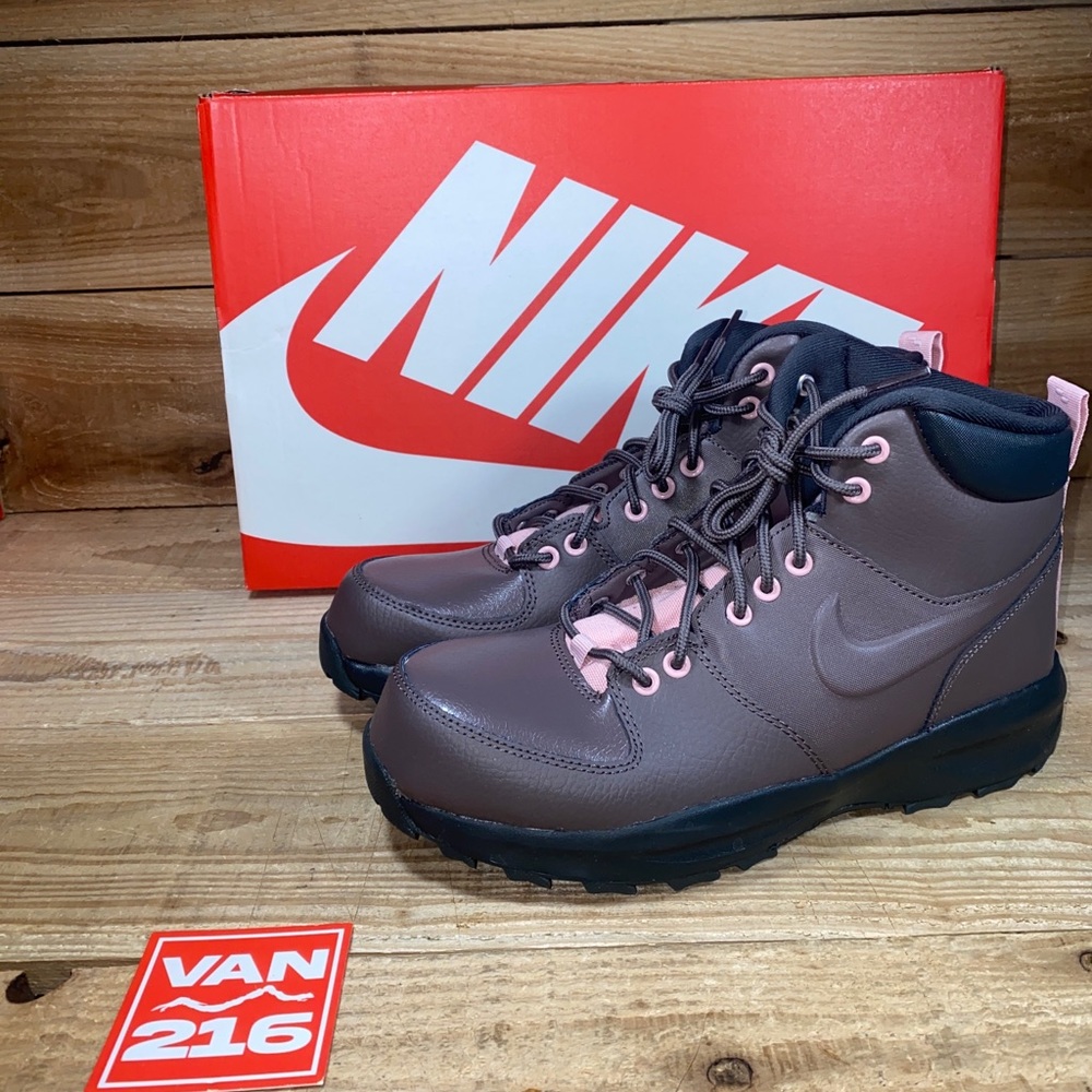 Nike Girls' Big Kids' Manoa Leather Boots: BQ5372 200: Sz 6Y/7.5W-7Y/8.5W